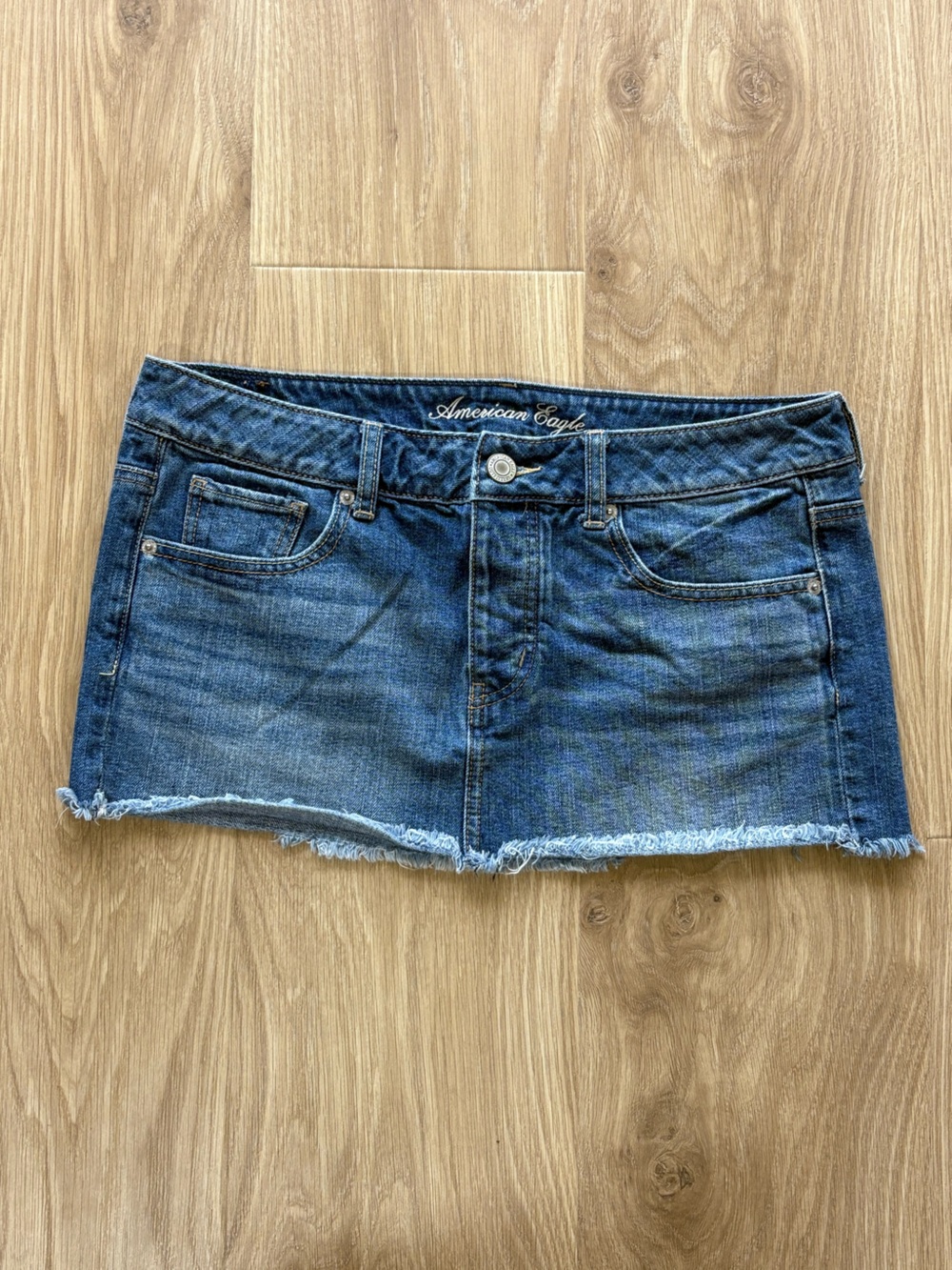 Y2K American Eagle Denim Mini Skirt Size 8 Frayed Hem Jean Skirt